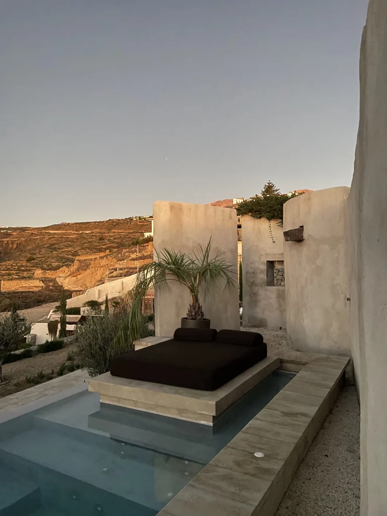 Outside - Pool